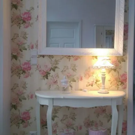 Romantic Style Mitte Apartment *